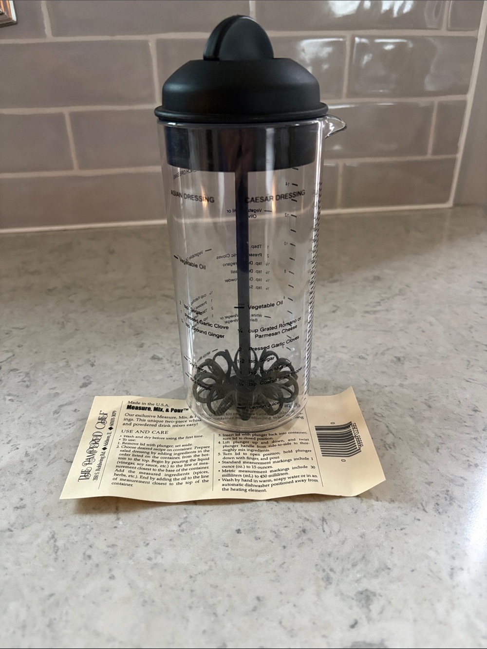 New Pampered Chef Measure Mix &Pour 2265